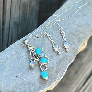 Set! Turquoise & Moonstone Necklace & Earrings